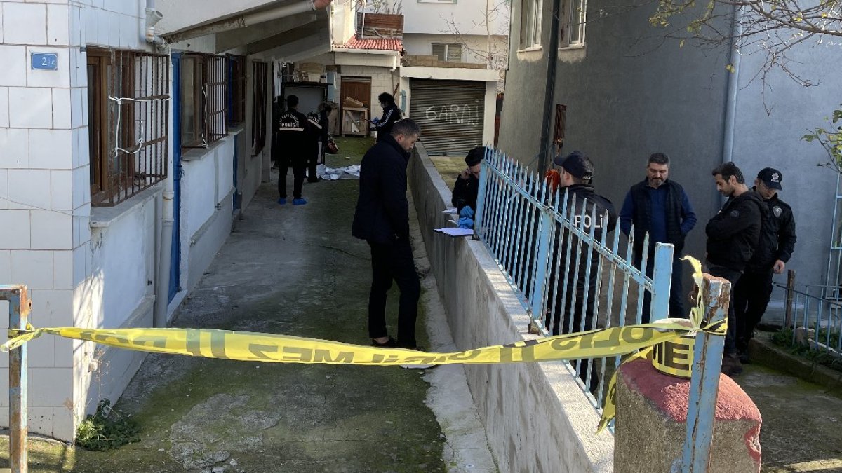 Yılbaşı kutlaması için gittiği evde balkondan düşüp öldü 