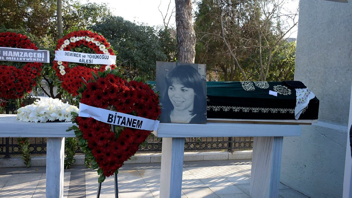 Caz vokalisti Ayşe Gencer son yolculuğuna uğurladı