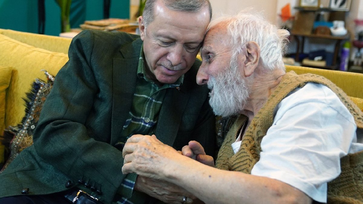 Erdoğan neyzen Niyazi Sayın'ı ziyaret etti