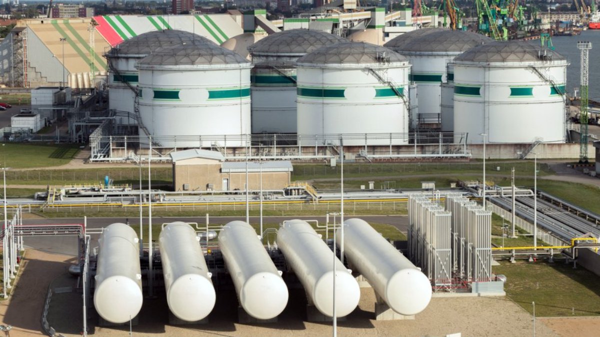 İmzalar atıldı: Bulgaristan'a LNG sevkiyatı için 13 yıllık anlaşma