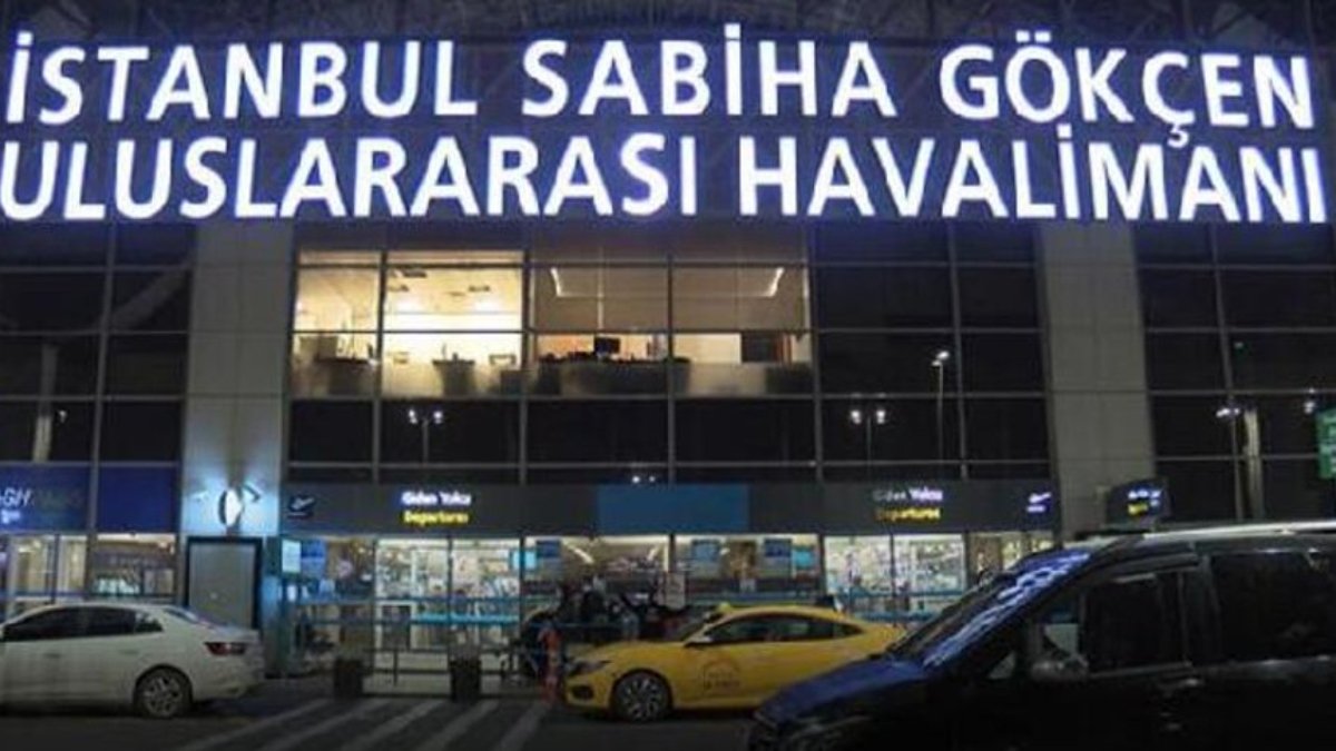 İstanbul'da yolcu uçağı piste giren tavşana çarptı: İki uçak pisti pas geçti