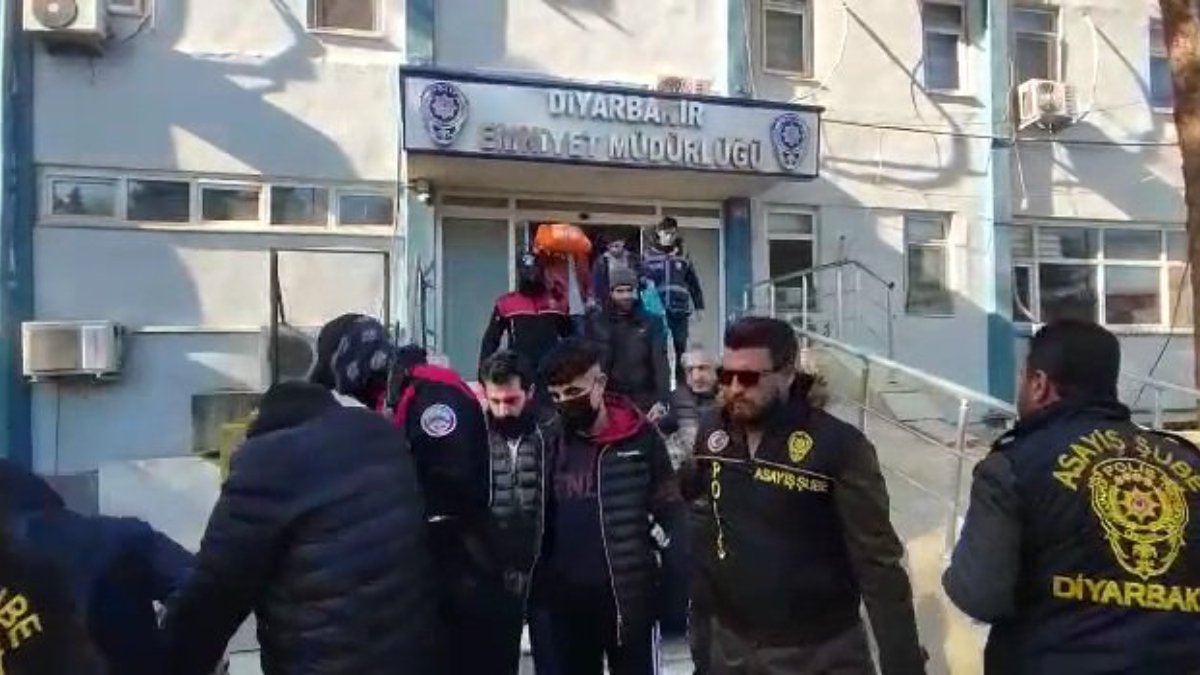 Diyarbakır'daki 'Almanak' operasyonunda 24 tutuklama