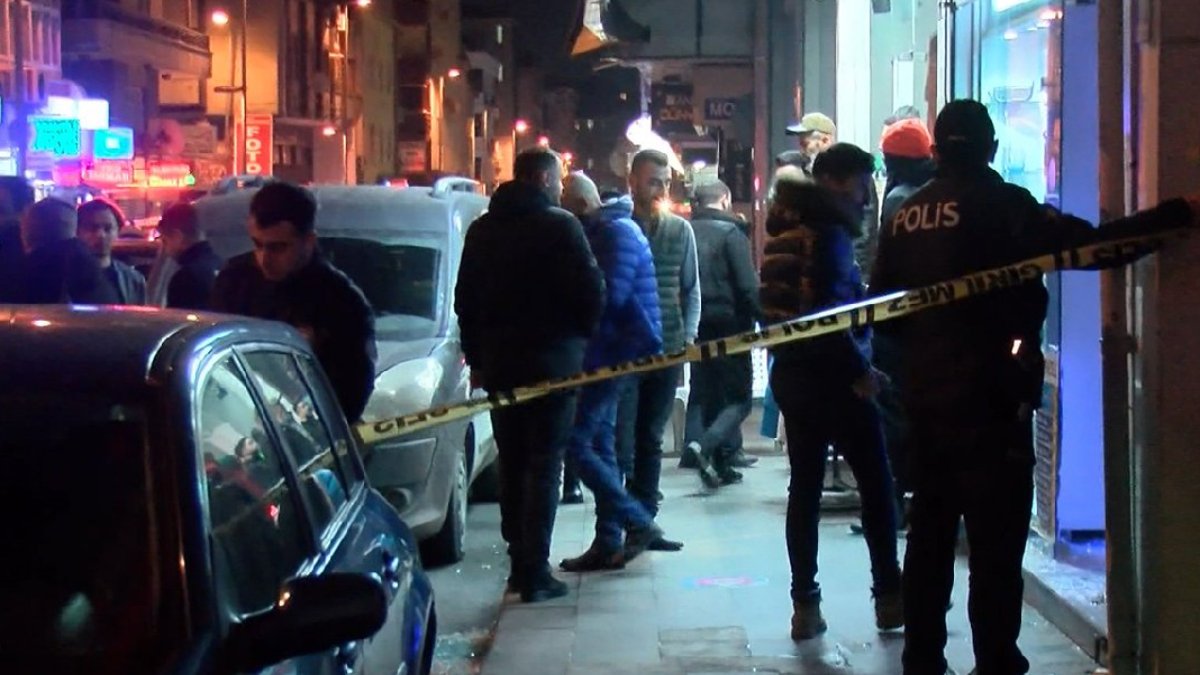 İstanbul'da telefoncuya silahlı saldırı