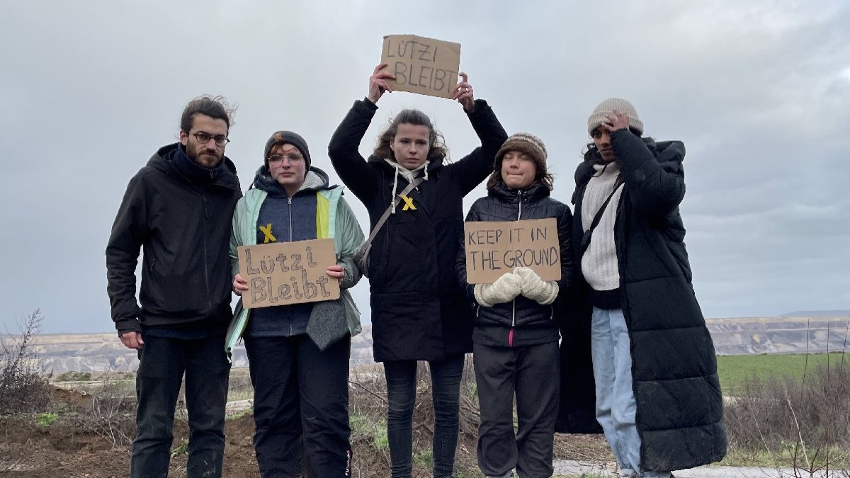 Greta Thunberg Almanya'da eylem yapan çevrecilere destek verdi