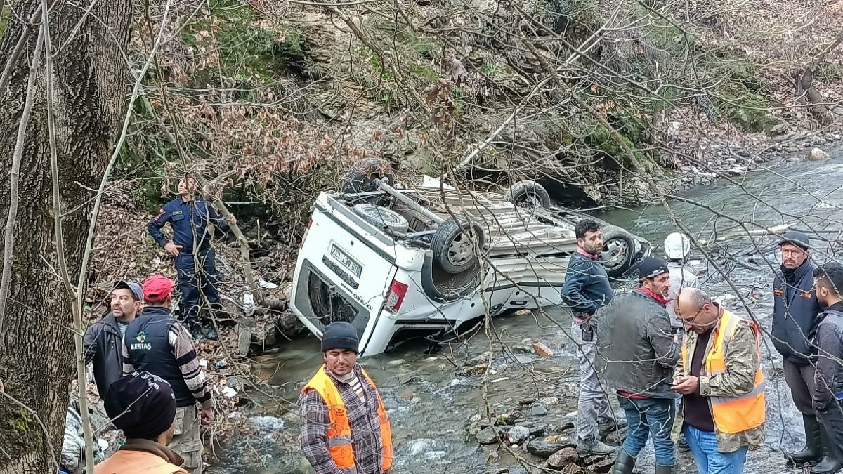 Kayıp olarak aranıyorlardı, çaya düşen araçta ölü bulundular