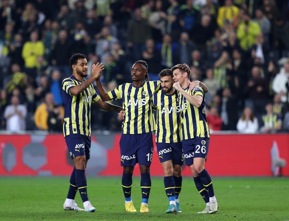 Fenerbahçe, Çaykur Rizespor'u 89'da yıkıp Türkiye Kupası'nda son çeyrek ...