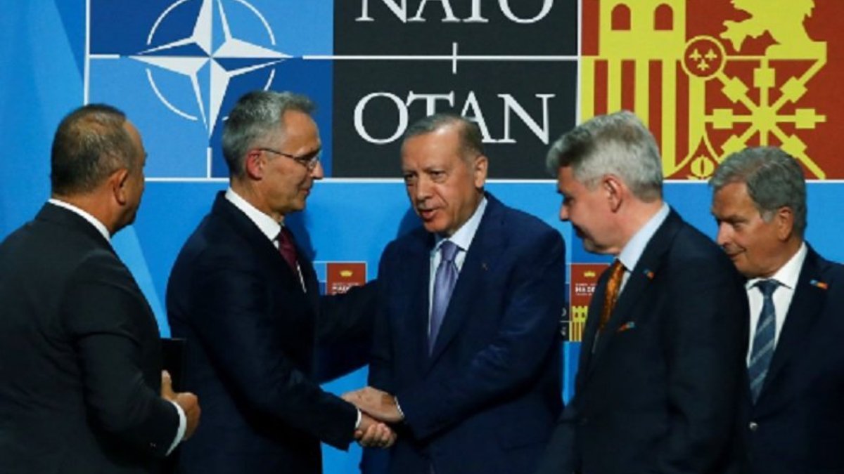 Bloomberg: NATO, Erdoğan'a baskıyı artırmalı