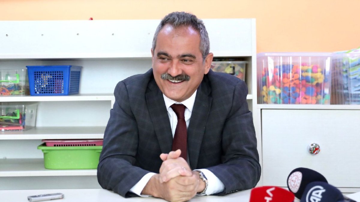 Milli Eğitim Bakanı Mahmut Özer sınavsız yüzlerce müdür atadı