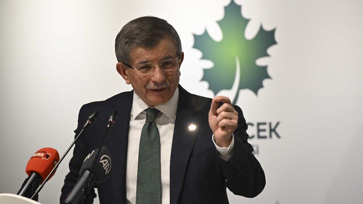 Ahmet Davutoğlu: Altılı Masa kimsenin tekelinde değil