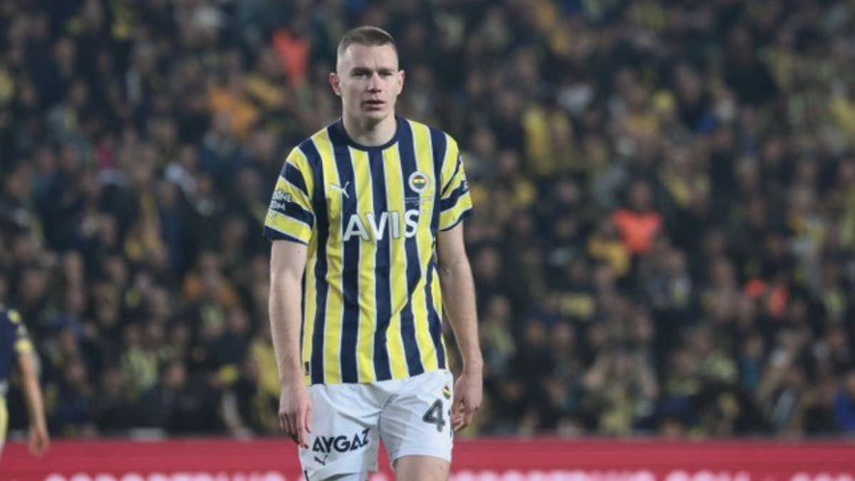 Fenerbahçe'nin Macar stoperi Attila Szalai 100. maçına çıkıyor