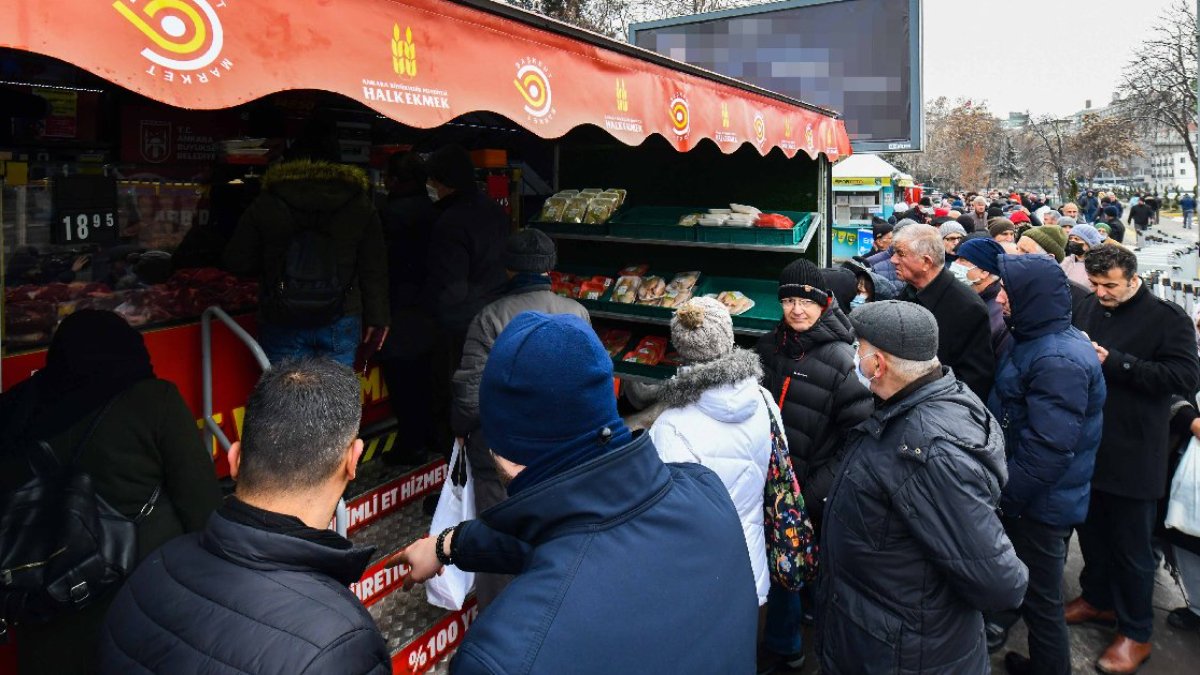 Ankara Büyükşehir Belediyesi'nin uygun fiyatlı et satışına yoğun ilgi