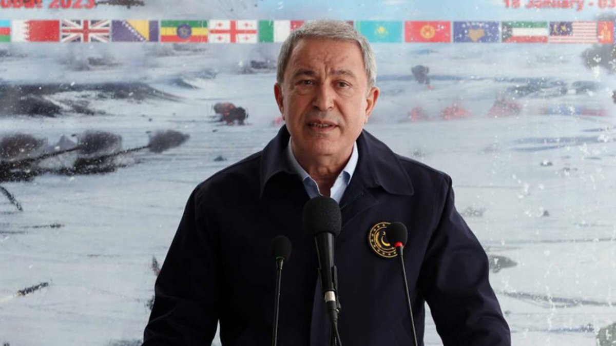 Bakan Akar: Yunanistan tarafından yapılanları olabildiğince sükunetle karşılamaya çalışıyoruz