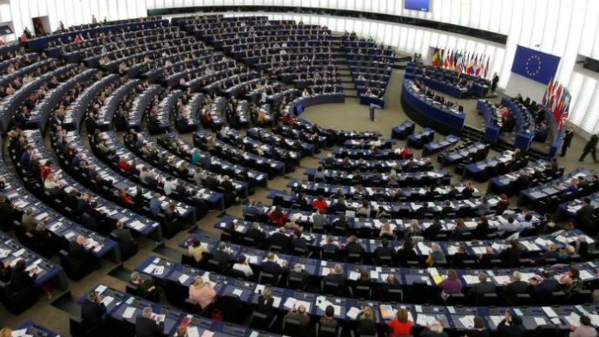 AP'de iki milletvekilinin dokunulmazlığı kaldırıldı