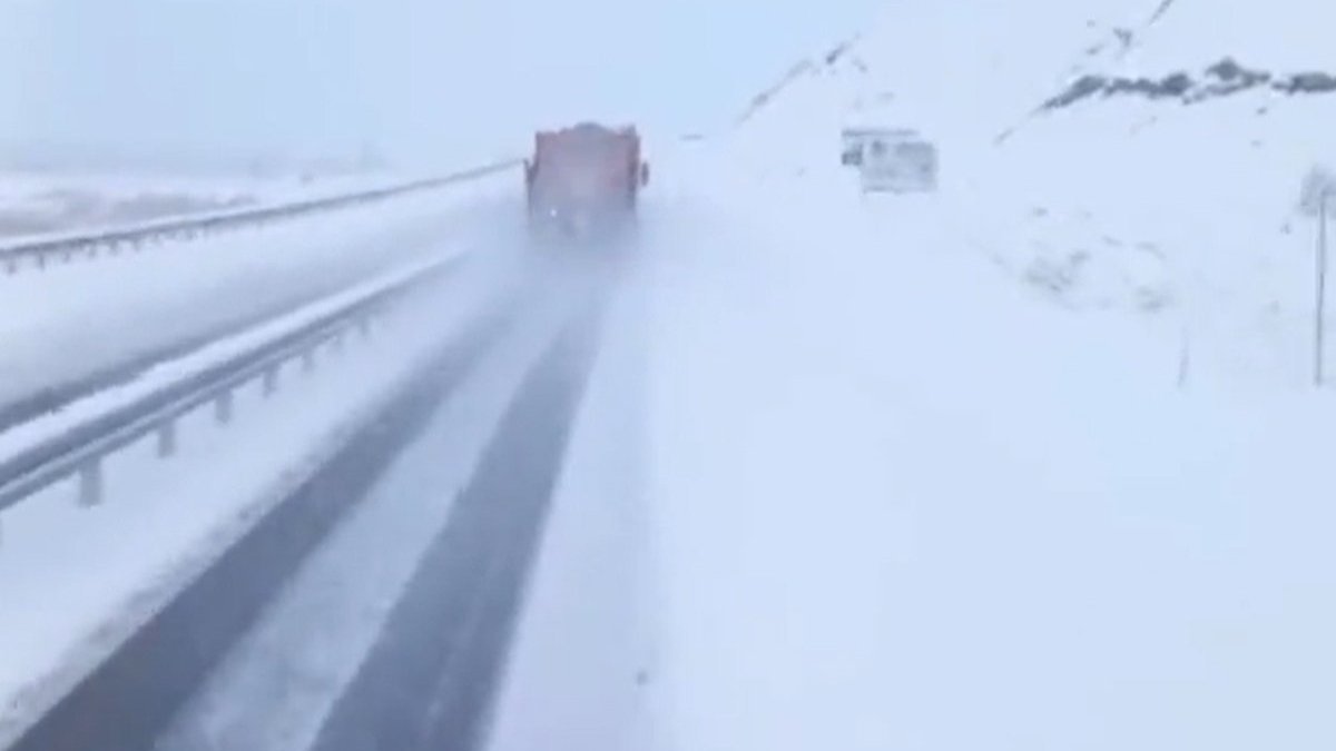 Kentte hayat durdu, iki gün kar izni