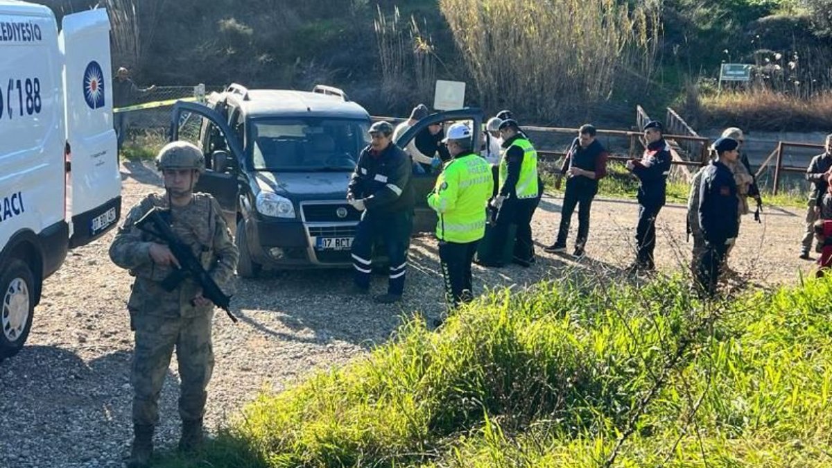 Kumar kavgasında 3 kişiyi öldürdü