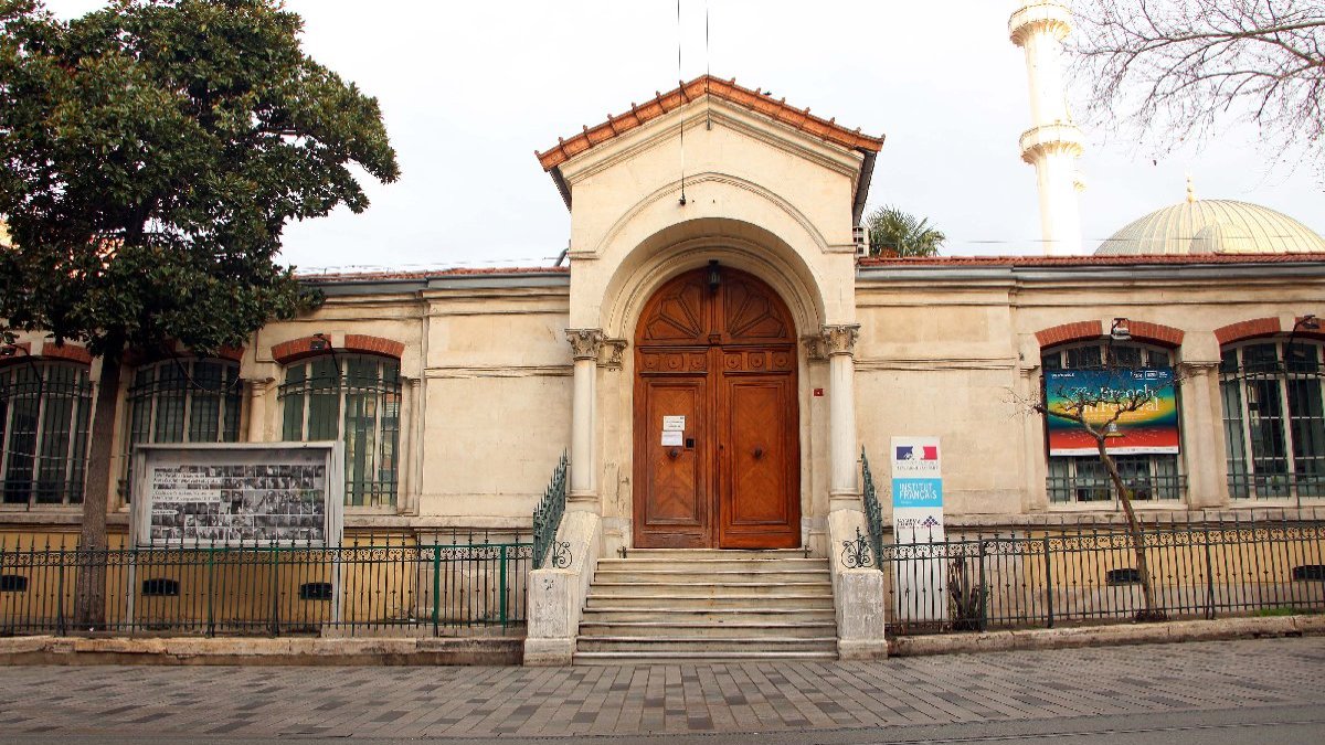 İstanbul'daki 5 konsolosluk bugün de kapalı