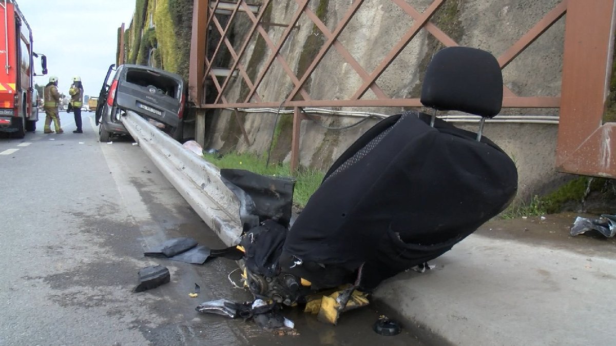 Maltepe'de bariyer araca girdi, koltuk dışarı çıktı