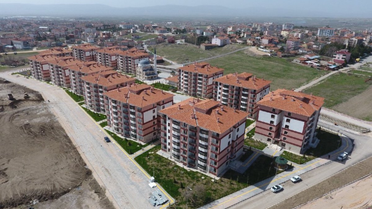 TOKİ sonuçları Manisa için belli oluyor: TOKİ kura sonuçları çekiliyor...