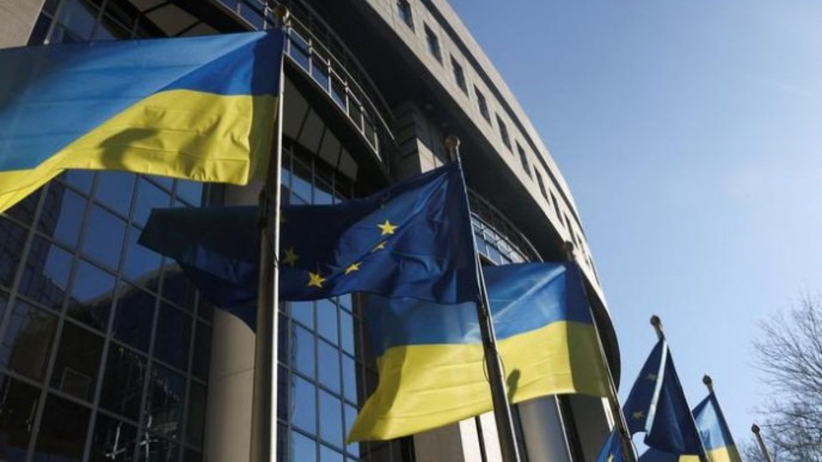 AB-Ukrayna Zirvesinde gündem mali ve askeri destek