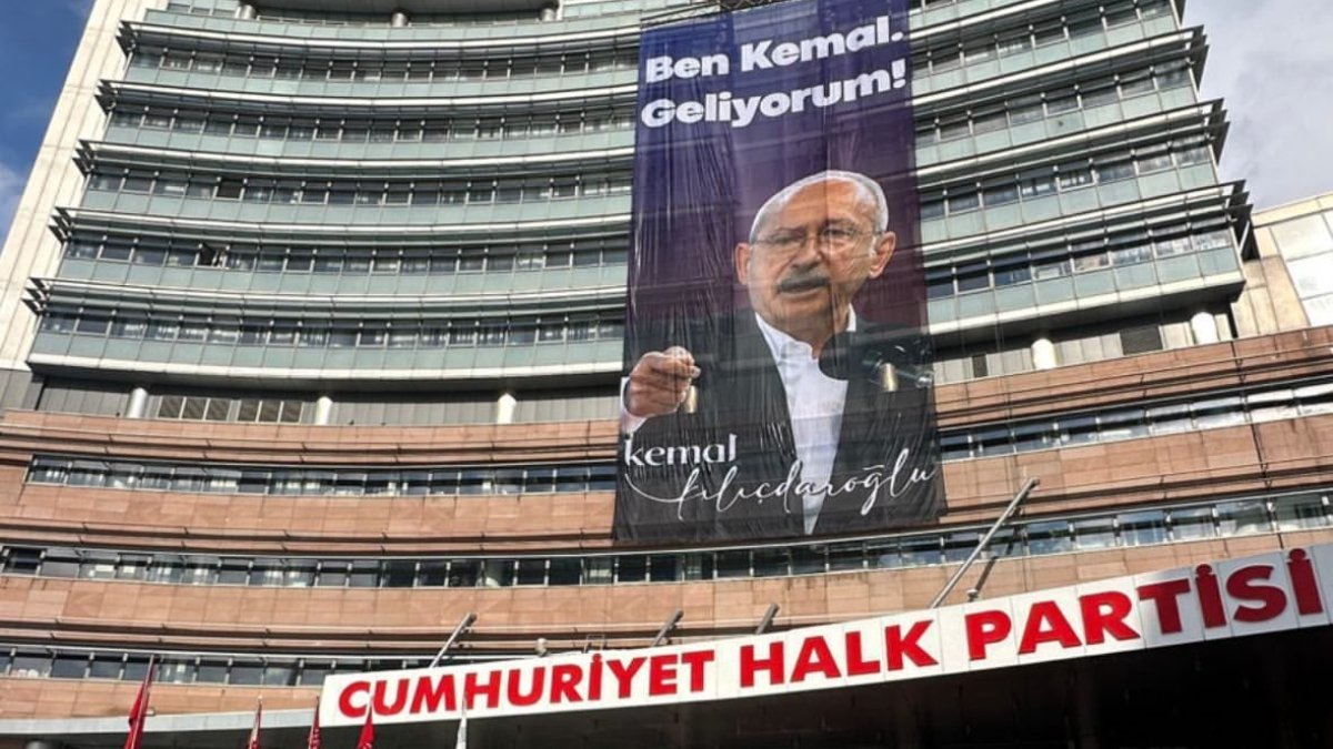 Kılıçdaroğlu'nun o sözleri, CHP Genel Merkezi'ne asıldı