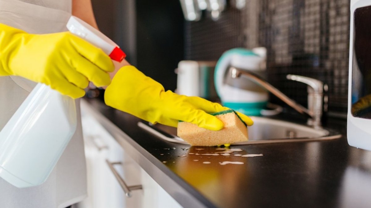 Araştırmacılar fazla kilolar için bu yöntemi önerdi: "Mutfağınızı temizleyin"
