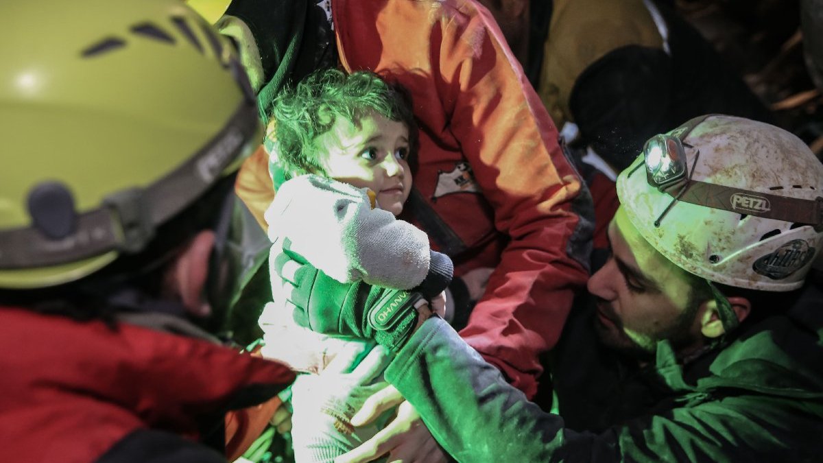 Refakatçisi olmayan çocukların teslim edileceği yer ve irtibat numaraları paylaşıldı