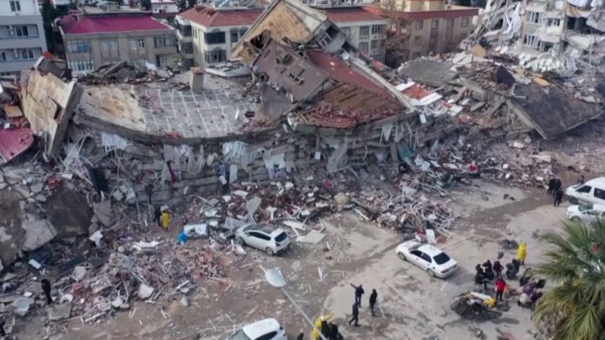 Bilim insanları Türkiye'de yaşanan depremin neden bu kadar çok zarar verdiğini açıkladı