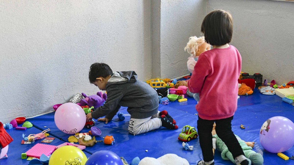 Ankara Büyükşehir Belediyesi'nden depremzede çocuklara oyun alanı ve psikolojik destek