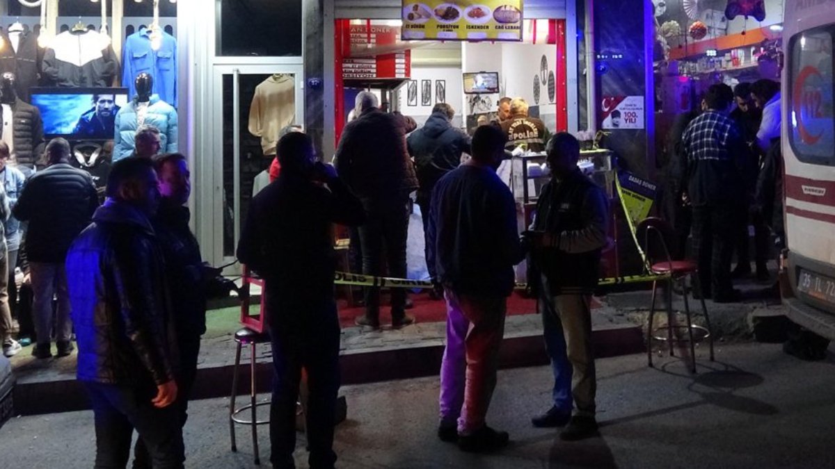İzmir'de dehşet: 2 kişiyi silahla yaralayıp intihar etti