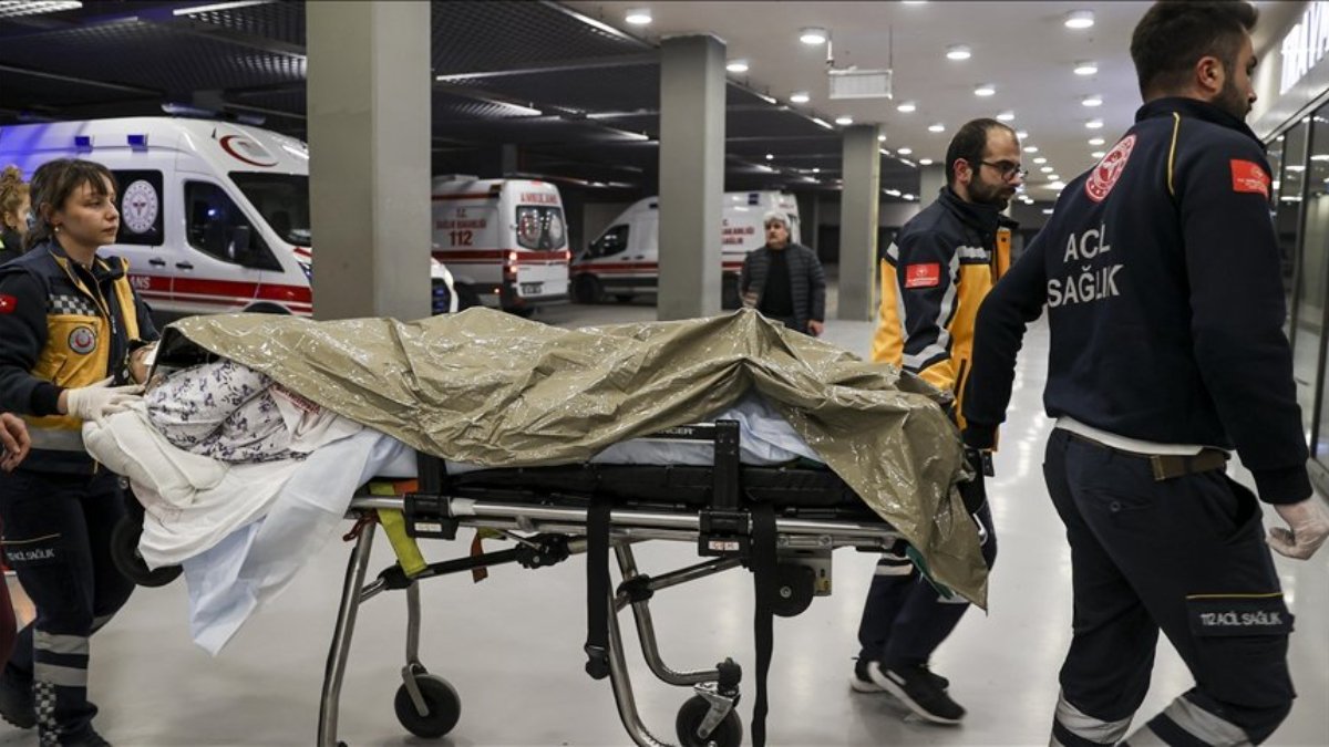 Deprem bölgesinden İstanbul'a getirilen 1199 yaralının tedavisi sürüyor