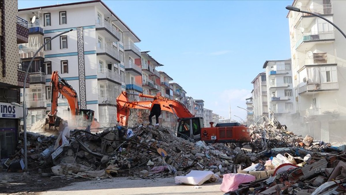 Malatya Valiliği: Depremde yıkılan bina sayısı 3 bin 889