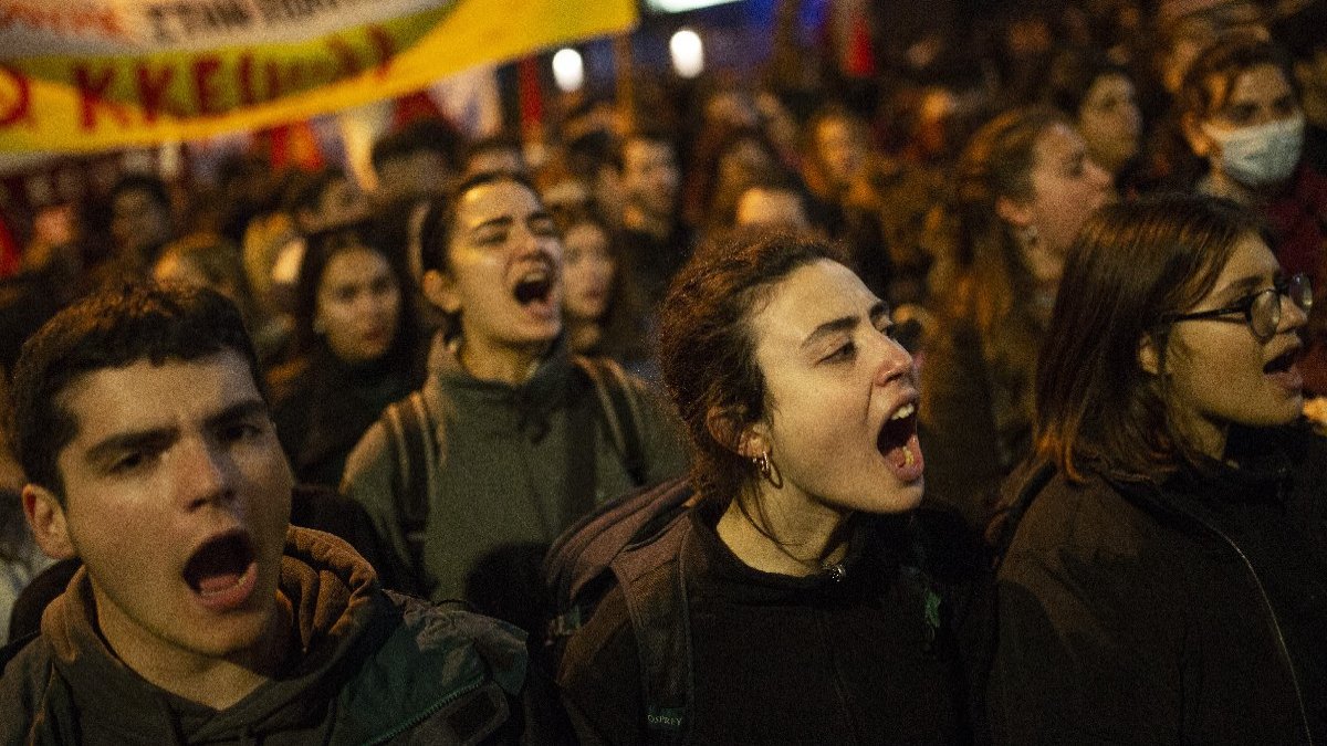 Yunanistan'daki tren kazasının ardından demiryolu çalışanlarından greve devam kararı