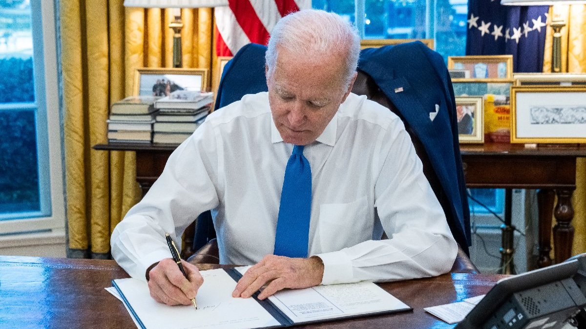 ABD 37 Çinli şirketi kara listeye ekledi