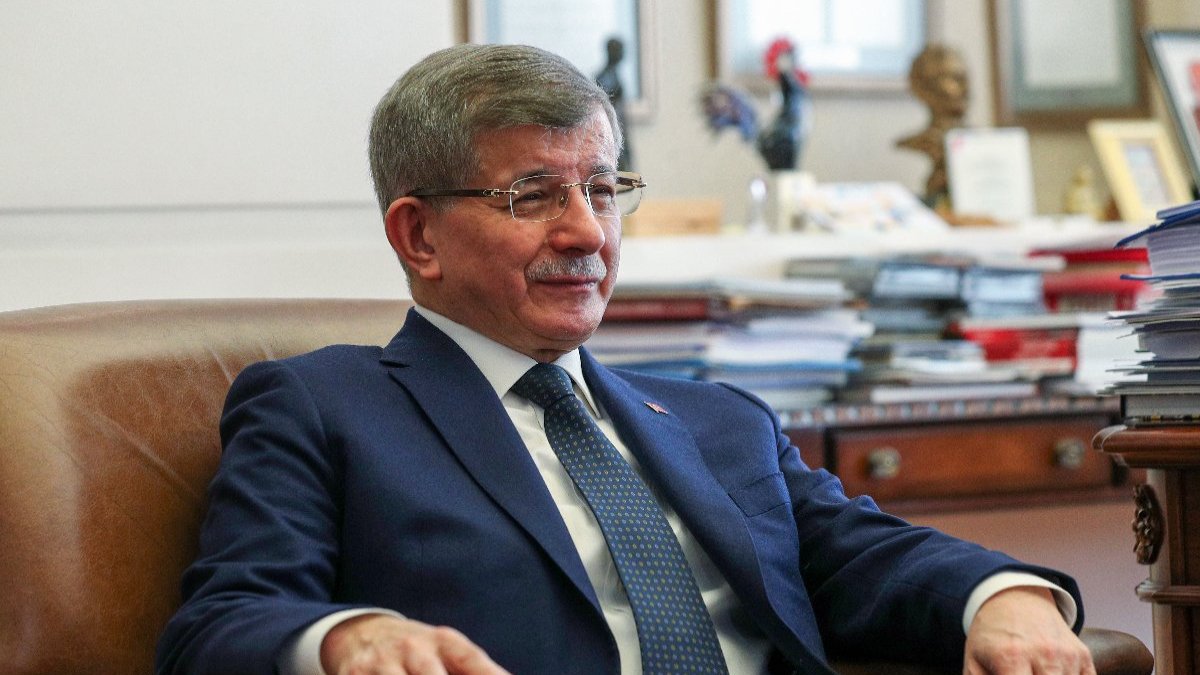 Davutoğlu’ndan kurmaylarına çağrı