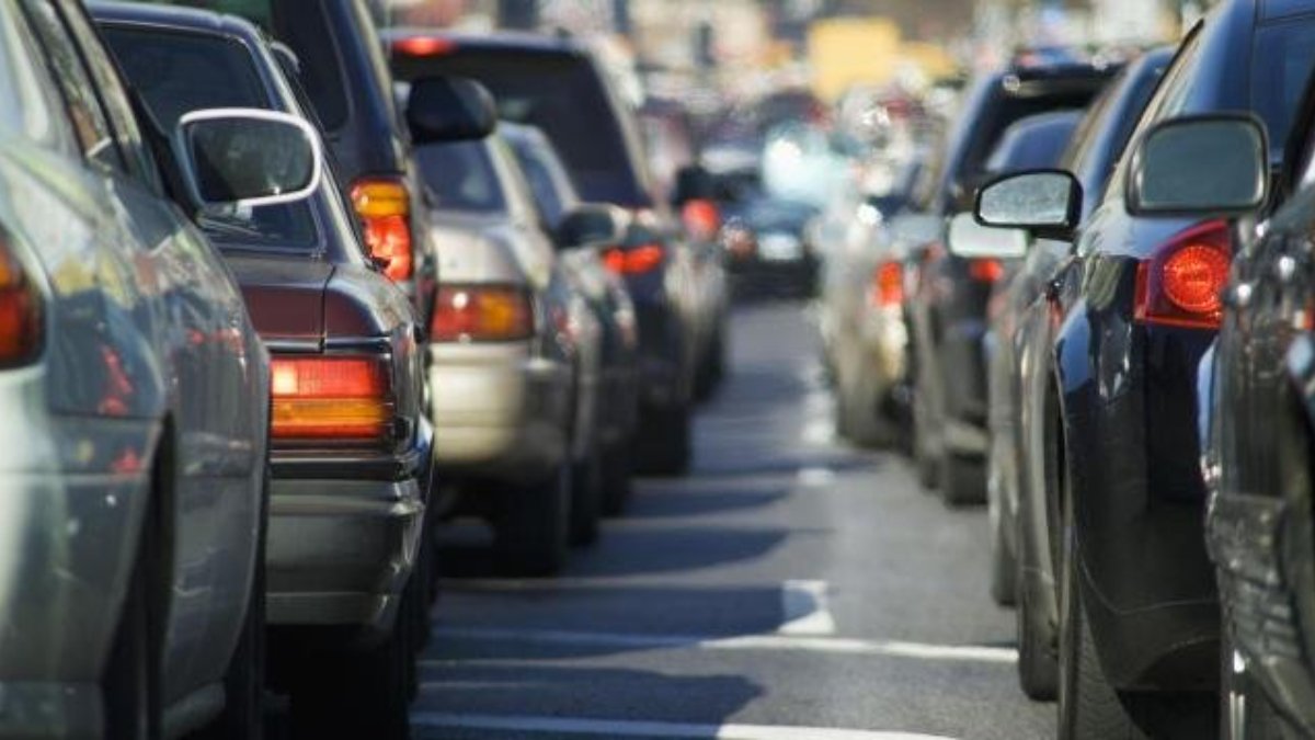 AB ülkeleri benzinli ve dizel otomobilleri yasaklama planını oylamayı erteledi