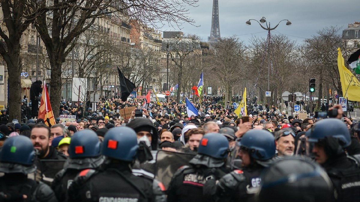 Fransa'da grevler öncesi uçuş önlemi