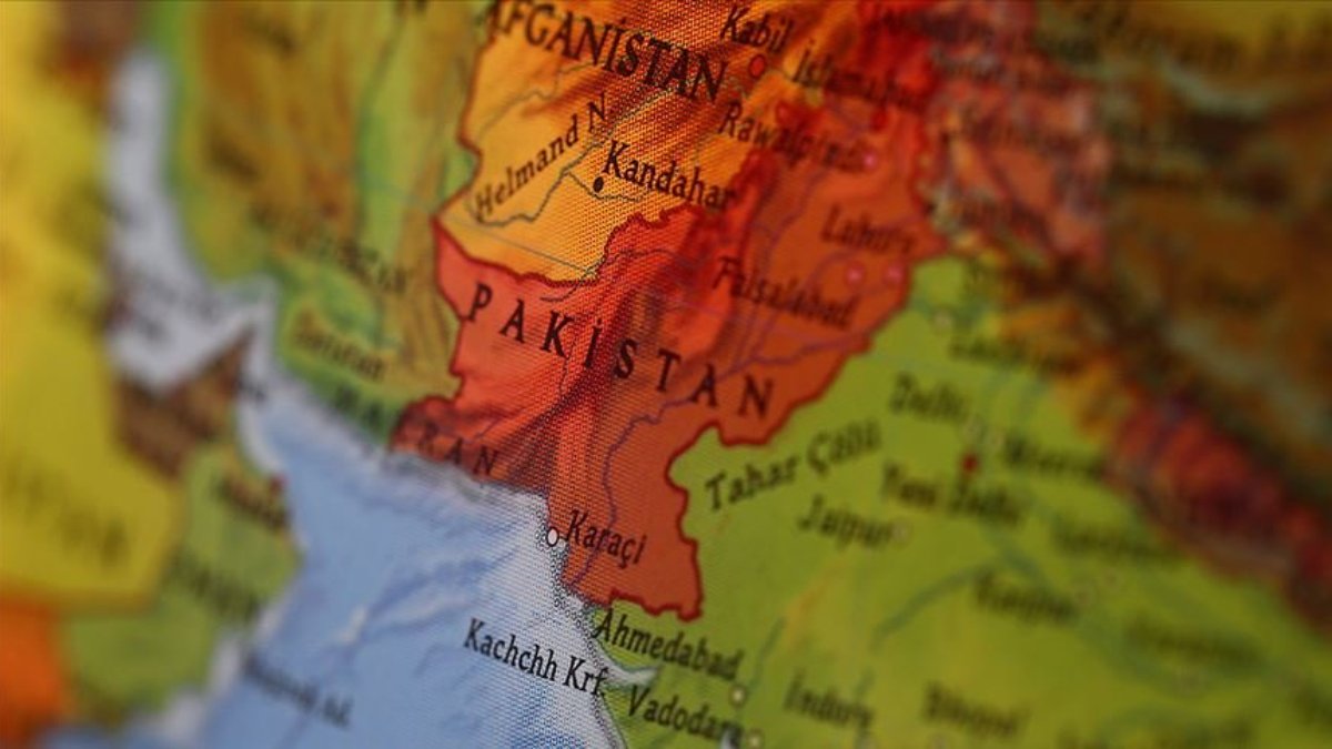 Pakistan'da korkunç olay... Aynı aileden 10 kişi öldü