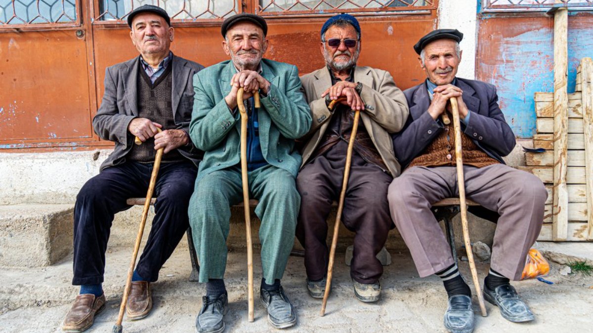 Türkiye'nin nüfus yapısı değişti: Yaşlı nüfus 5 yılda yüzde 22,6 arttı - Sözcü