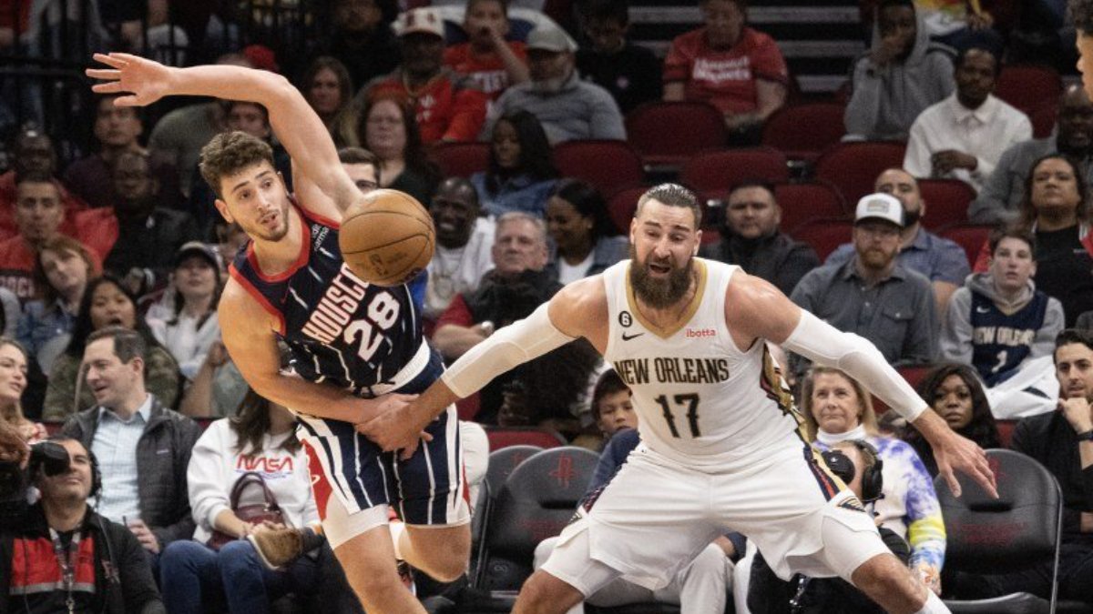 Houston Rockets 32 NBA'de Rockets, Alperen'in