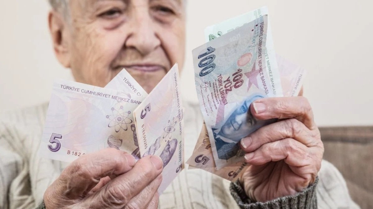 Emeklilerden 'bayram ikramiyesi 5 bin 500 lira olsun' talebi