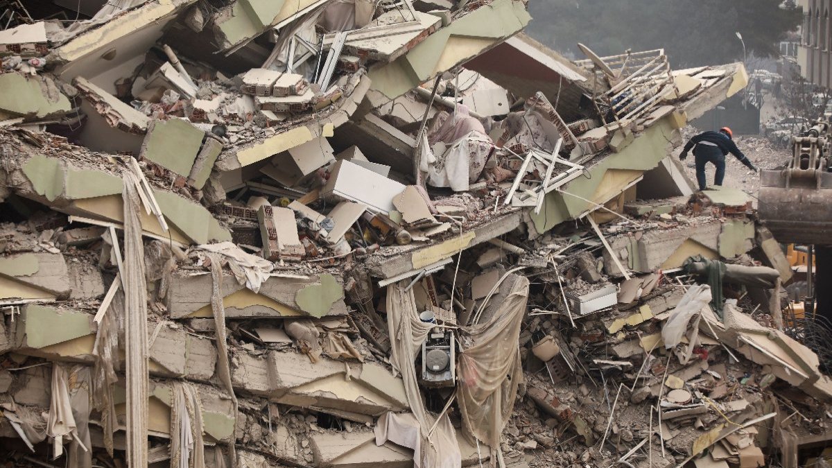 Depremde hayatını kaybedenlerin sayısı 50 bin 96'ya yükseldi