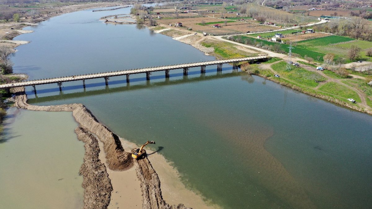 Meriç Nehri'nde taşkın riskine karşı yatak temizliği başlatıldı