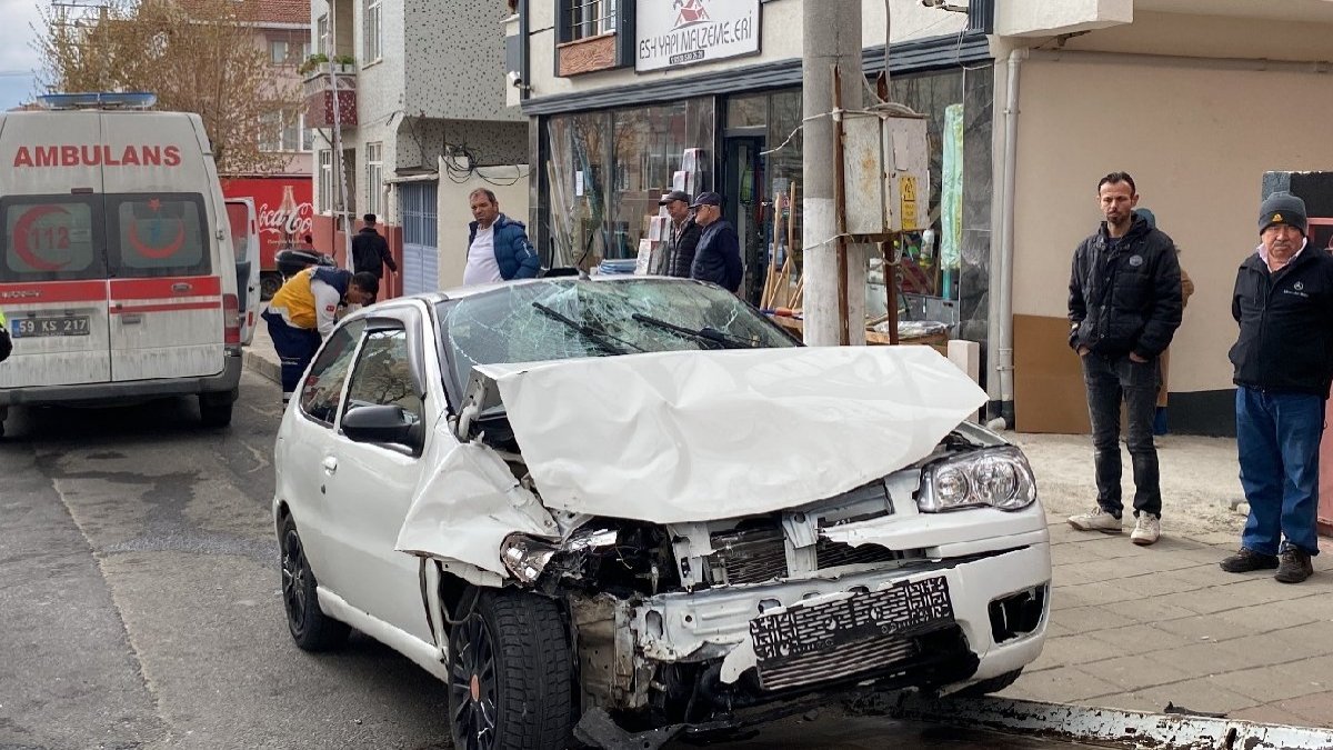 Otomobil ile servis çarpıştı: 1 ölü, 3 yaralı