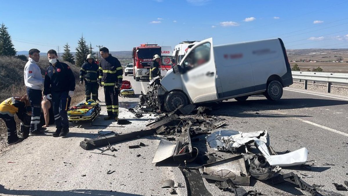Yaptığı kazada arkadaşının öldüğünü duyan sürücüden sağlık ekiplerine: Elektro şok falan yapın