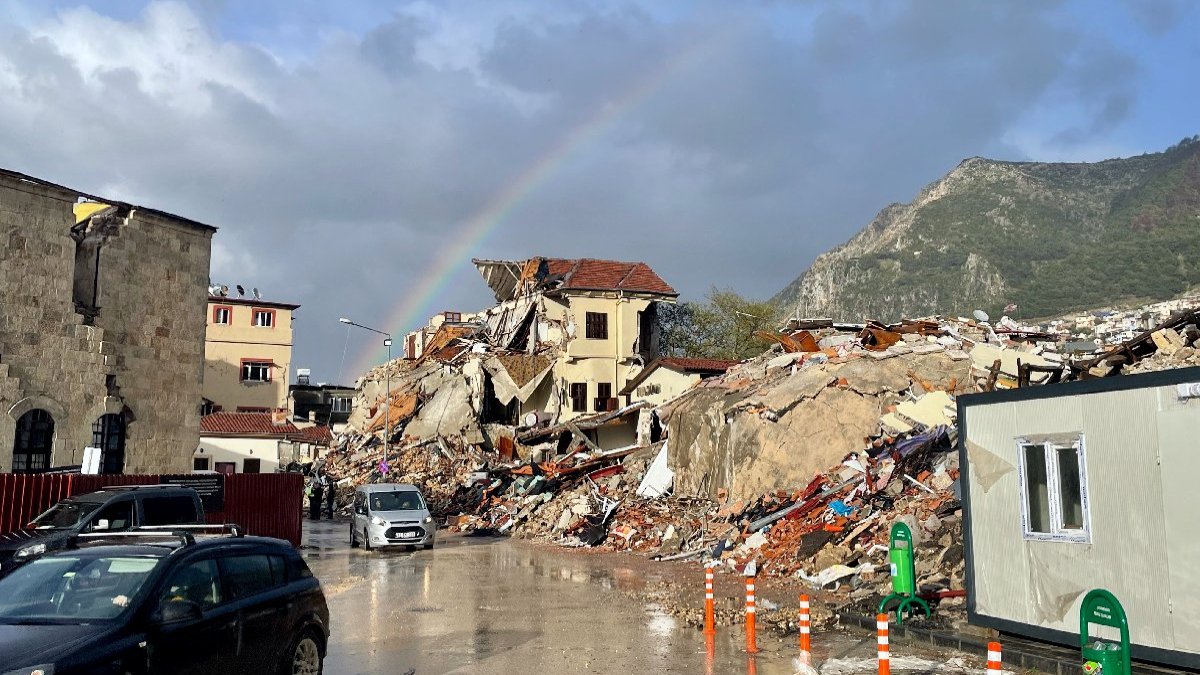 Deprem bölgesi için kuvvetli rüzgar uyarısı