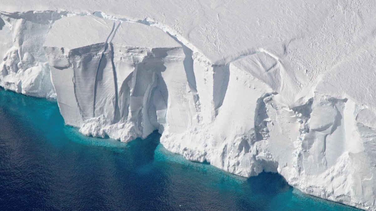Bilim insanlarından Antarktika buzu alarmı... İklim üzerinde yıkıcı etkileri olur