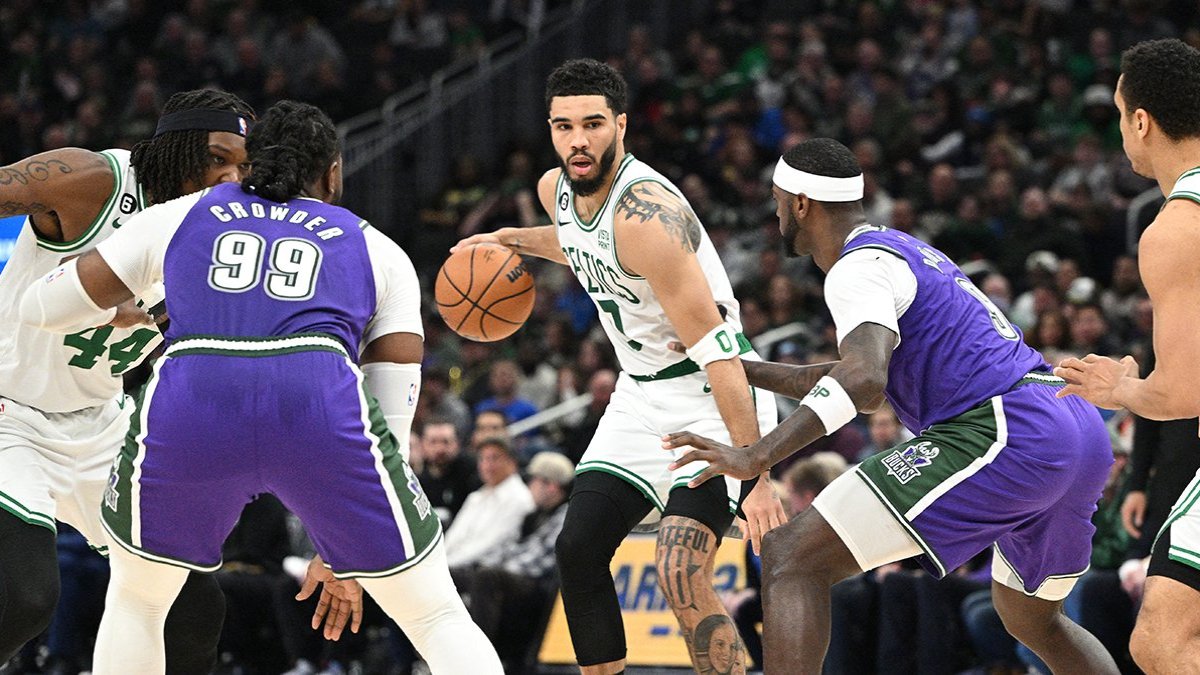 NBA'de Boston Celtics, Milwaukee'yi bozguna uğrattı