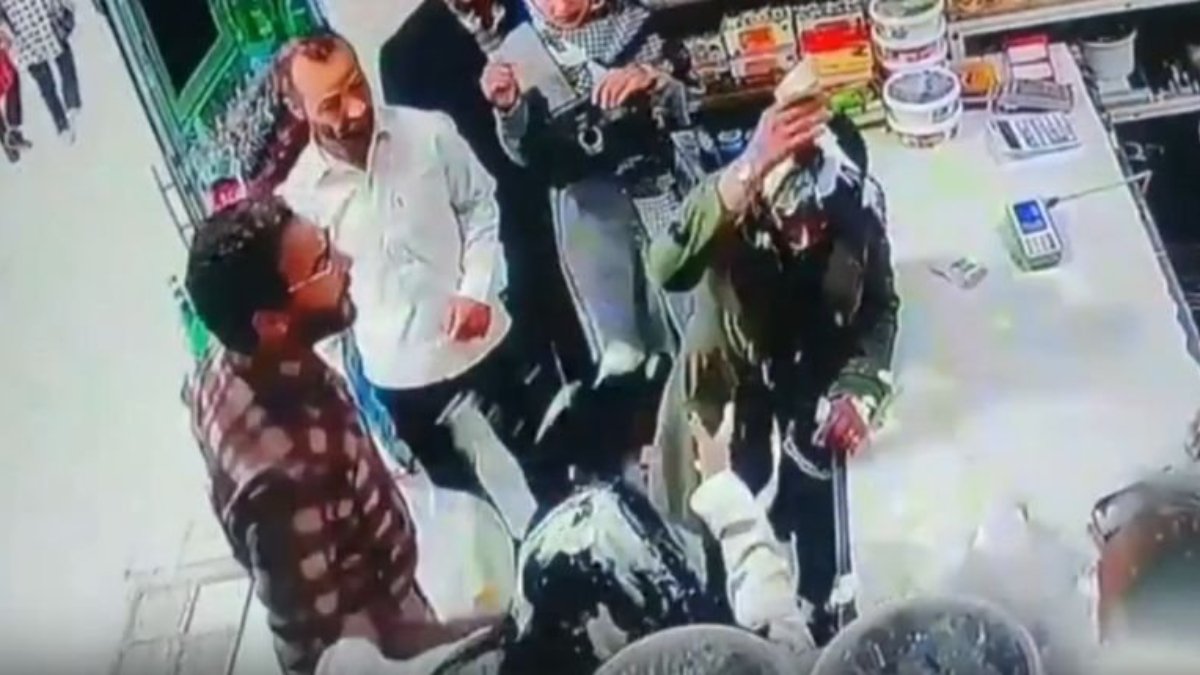 İran'da tepki çeken saldırı: Yoğurtla saldırdılar
