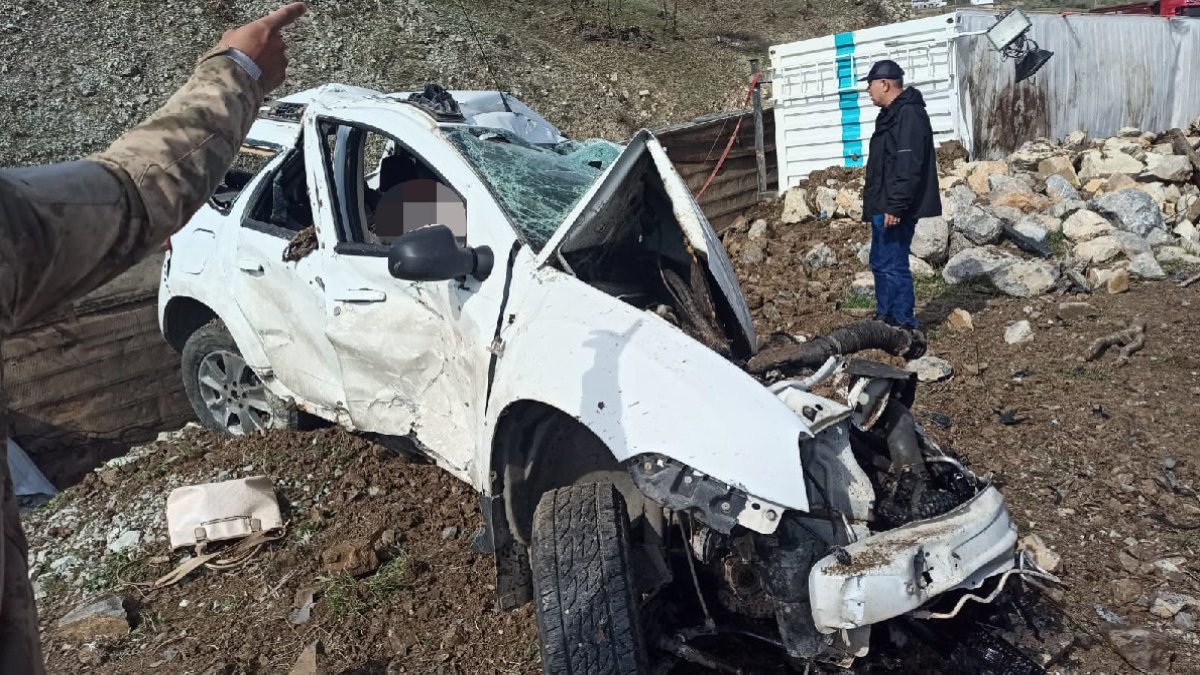 TIR'la çarpışan araçta can pazarı: 3 ölü