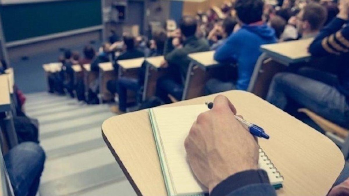 Lisans ve lisansüstü öğrencilerinin burs miktarları artırıldı